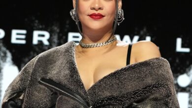 Rihanna researched Beyoncé's Super Bowl halftime performances to prepare her