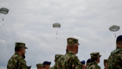 Defective military-issued parachutes caused soldier's accident, death