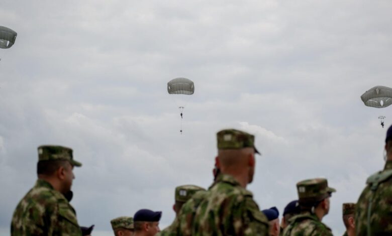 Defective military-issued parachutes caused soldier's accident, death