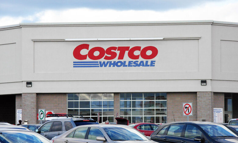 Costco has no plans to add electric vehicle charging as a traffic controller