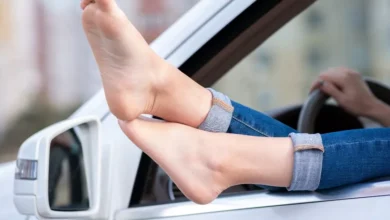 Is it illegal to drive without shoes?