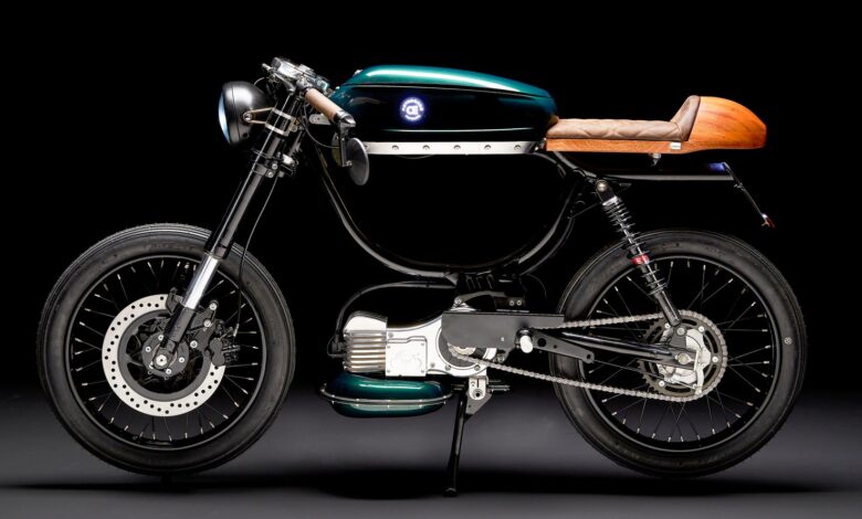 Metorbike: Puch café racer tram with background music