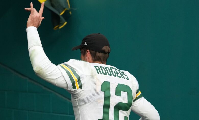 Packers trade Aaron Rodgers for Jets for multiple picks