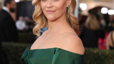 Reese Witherspoon dropped her wedding ring while out in Nashville