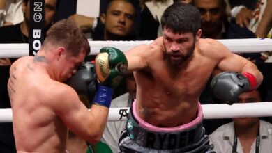 Canelo Alvarez looks like a boxer in decline