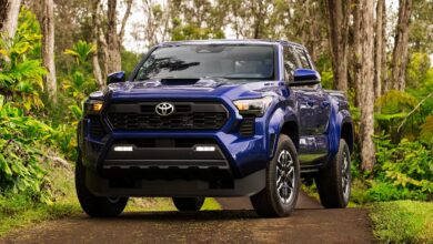 How does the Toyota Tacoma 2024 compare to its midsize competitor?
