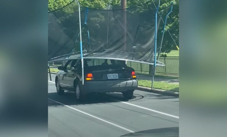 American drivers show how not to transport trampolines