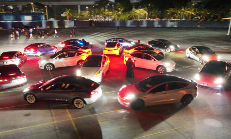 Tesla Light Show feature showcased on Star Wars Day in Malaysia - Model Y, Model 3 EV in the making