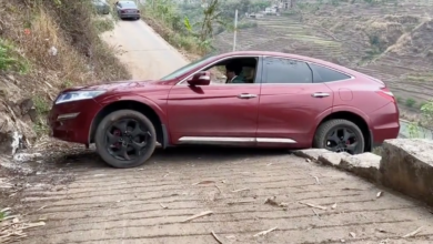 This crazy Honda Crosstour U-turn is just a stunt to catch the view