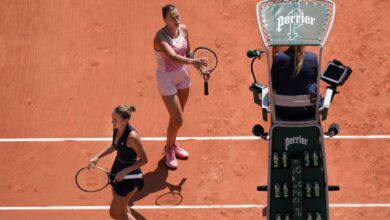 Marta Kostyuk gets booed for not shaking hands with Aryna Sabalenka at French Open