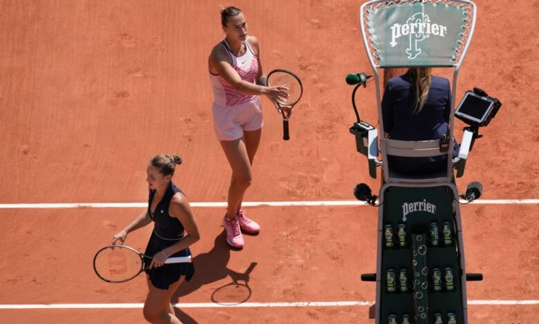 Marta Kostyuk gets booed for not shaking hands with Aryna Sabalenka at French Open