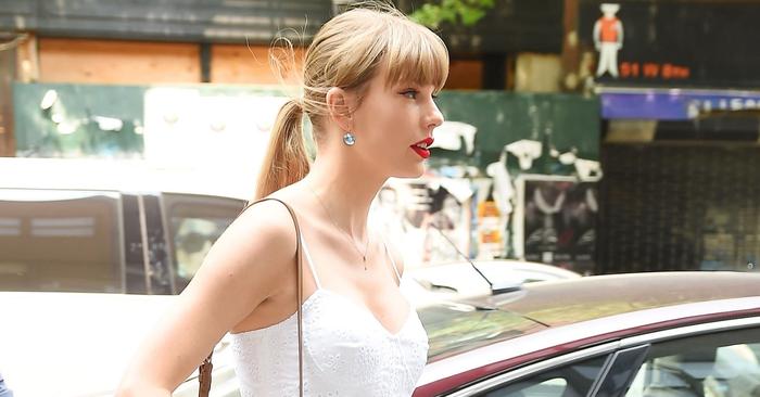 Taylor Swift's quiet chic sandals go with everything
