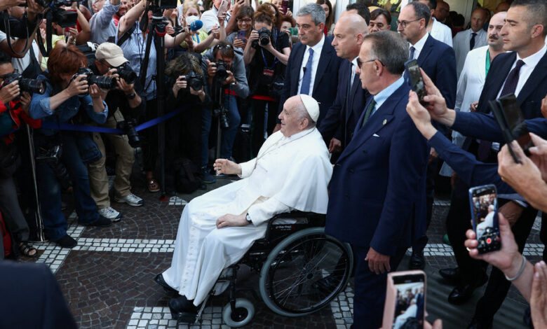 Pope Francis leaves hospital after surgery