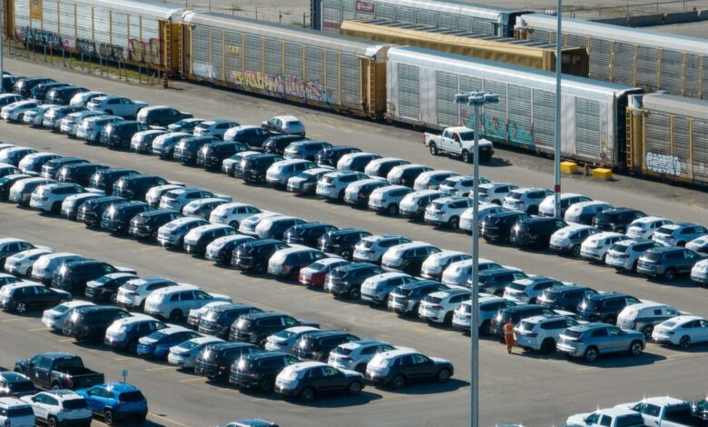 Train wagon shortages leave 70,000 new wagons without many dealers as supply chain problems continue