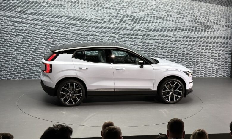 2025 Volvo EX30: Cool Cross Country, bad window switches and other personal details