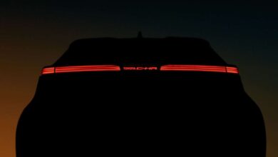 Second-gen Toyota C-HR teased, will debut on June 26