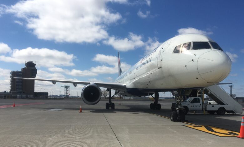 FAA investigates near-collision at Minneapolis airport: NPR