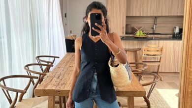 These wide leg jeans are trending in London right now