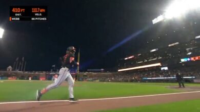 Gunnar Henderson smashes the go-ahead homer to help give the Orioles a 3-2 victory over the Giants
