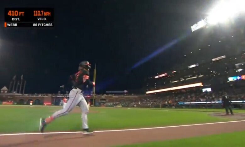 Gunnar Henderson smashes the go-ahead homer to help give the Orioles a 3-2 victory over the Giants