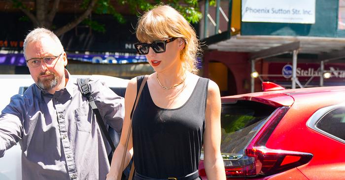 Taylor Swift wears a counter-trend dress with simple sandals