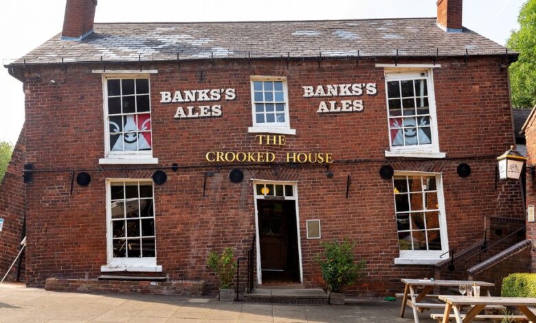 What Happened to Britain’s ‘Crooked House’ Pub?