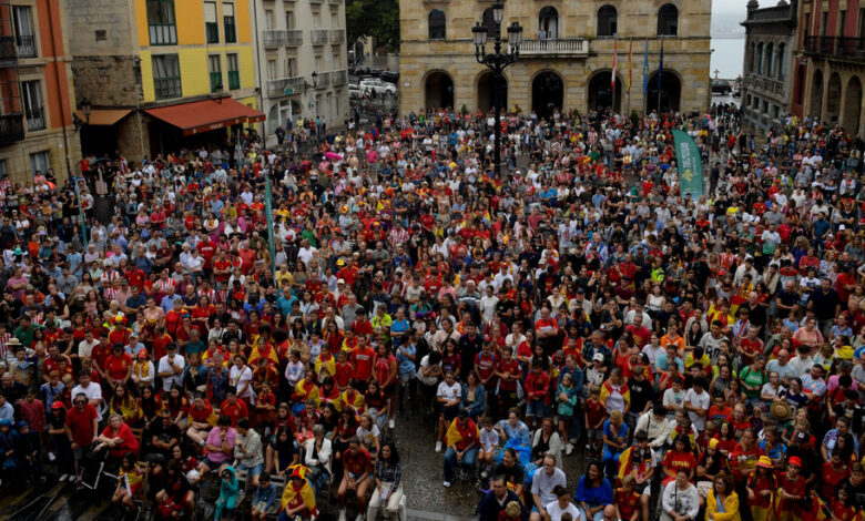 Spanish Fans Rejoice at World Cup Win