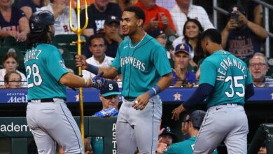 Julio Rodríguez's 17 hits in four games lead Mariners back into AL playoff race