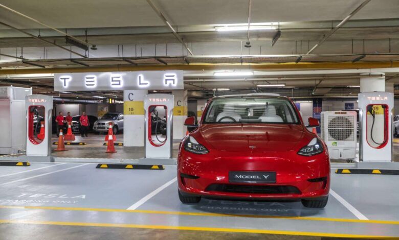 Tesla Supercharger Pavilion KL now online, priced at RM1.25 per kWh with RM4 per minute idle fee?