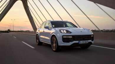 Porsche Debuts 2024 Cayenne Turbo E-Hybrid With Bonkers 729 HP And 700 lb-ft