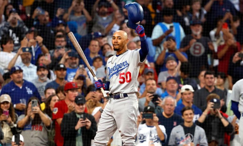 Dodgers' Mookie Betts welcomed warmly in first game back at Fenway