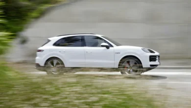 2024 Porsche Cayenne S E-Hybrid PHEV quickens without thirsty V-8