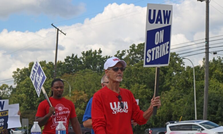 UAW strike: Michigan Assembly workers hope to make history, with cheers and smiles