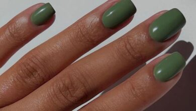 Olive Green Nails Are Autumn's Most-Elevated Manicure Trend
