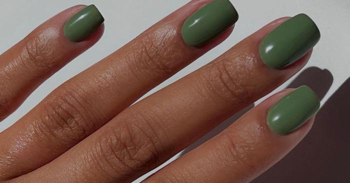 Olive Green Nails Are Autumn's Most-Elevated Manicure Trend