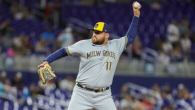 Brewers 1B Rowdy Tellez pitches 9th of playoff-clinching win