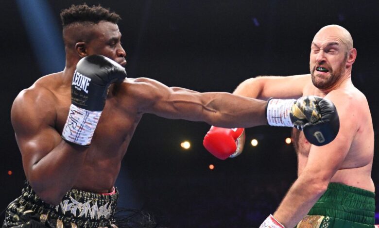 Live blog, results from boxing event