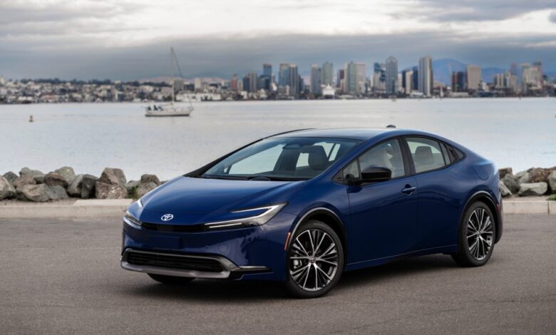 2024 Toyota Prius makes a trio of tiny changes, including $200 price hike