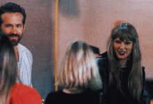 Taylor Swift and Hugh Jackman (and Aaron Rodgers) among stars at Chiefs-Jets