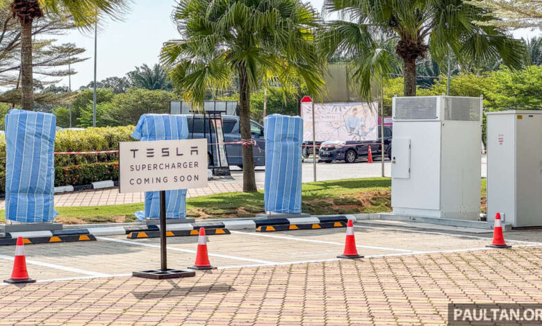 Tesla Supercharger set up at Freeport A'Famosa Outlet in Melaka - four V3 250 kW units; Tesla charging only