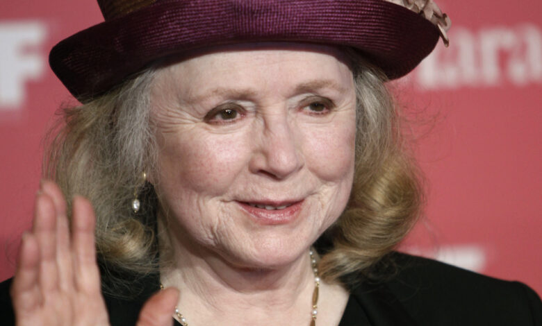 Actor Piper Laurie, known for roles in 'Carrie' and 'The Hustler,' dies at 91 : NPR