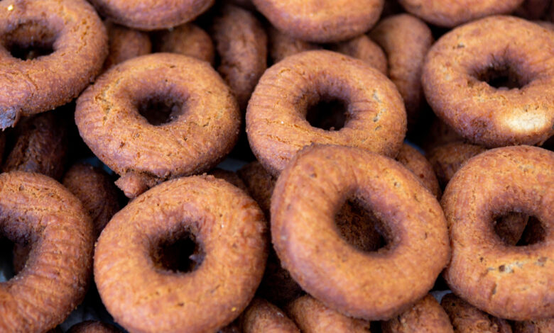 This 'cider donuteur' has made a map to help you find the best cider donuts : NPR
