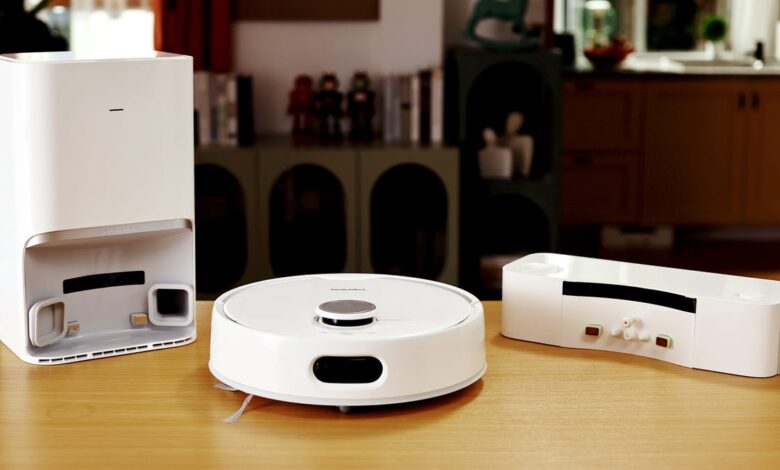 A new robot vacuum that connects to your home's water supply is now on Kickstarter