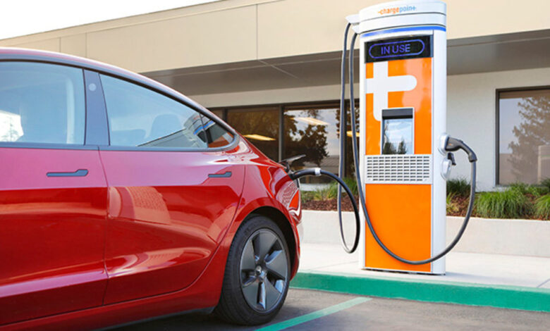 EV charging company ChargePoint plunges as sales sag, executives replaced
