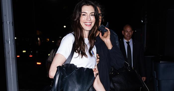 Anne Hathaway's Patent-Leather Shoes Are the Next Big Trend