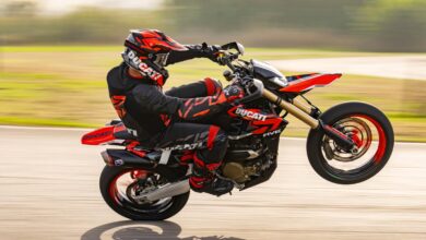 First look: The 77.5 hp Ducati Hypermotard 698 Mono supermoto