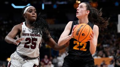 Women's NCAA basketball Power Rankings: South Carolina, Iowa open 1-2