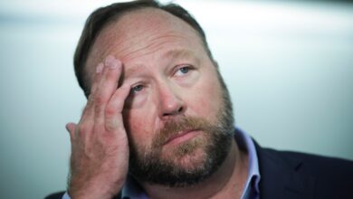 Alex Jones Makes Low-Ball Offer to Sandy Hook Families: $55 Million Over A Decade