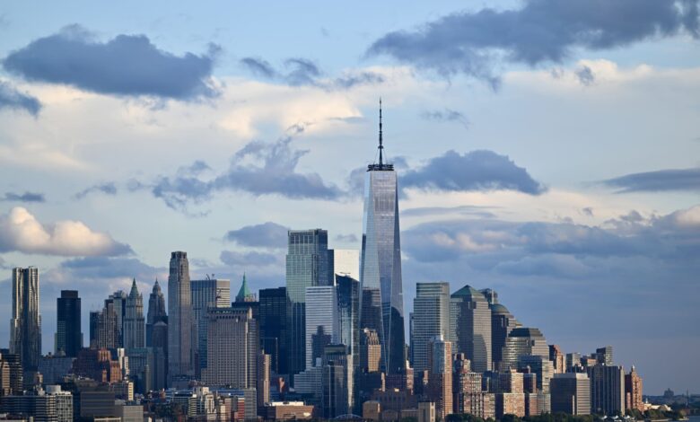 Manhattan rents fall for first time in over two years