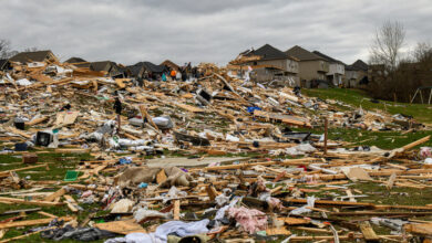 In Tennessee, Deadly Tornadoes Leave a Swath of Destruction